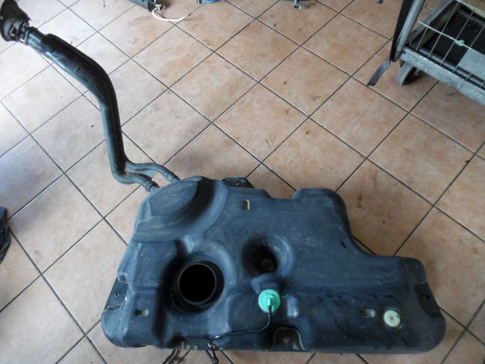 Dacia Sandero Tank Kraftstoffbehälter Benzintank 8200709820