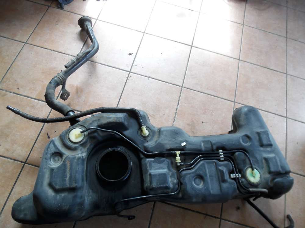Nissan Micra K12 Tank Kraftstoffbehälter 17205 AX600