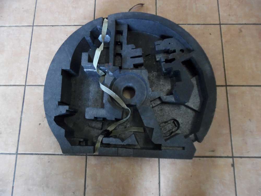 VW Golf V Halter Werkzeugeinsatz für Notrad 8P0012109