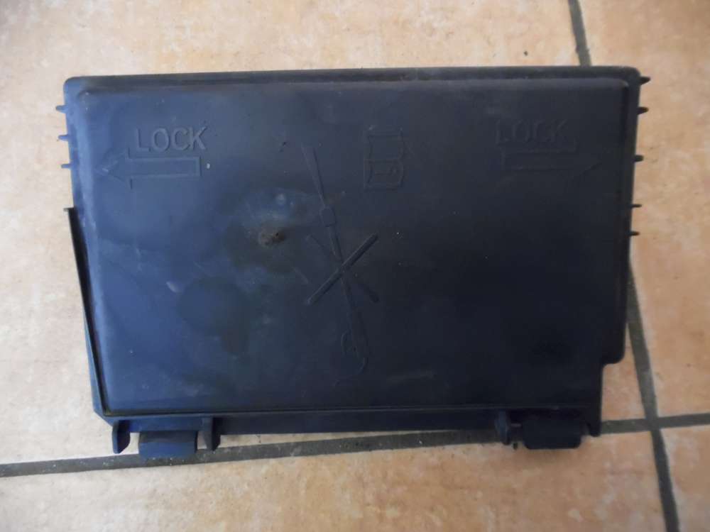 Opel Corsa D Deckel Sischerungskasten 13246936