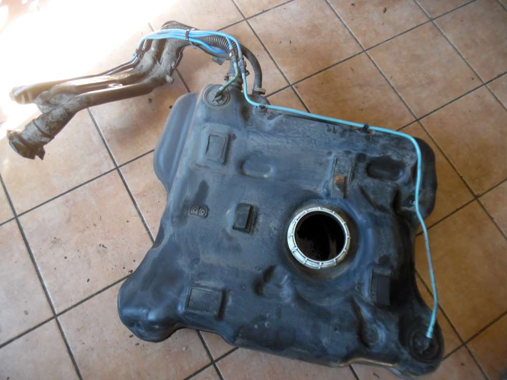 Alfa Romeo 147 Tank Kraftstoffbehälter mit Tankrohr 46552833