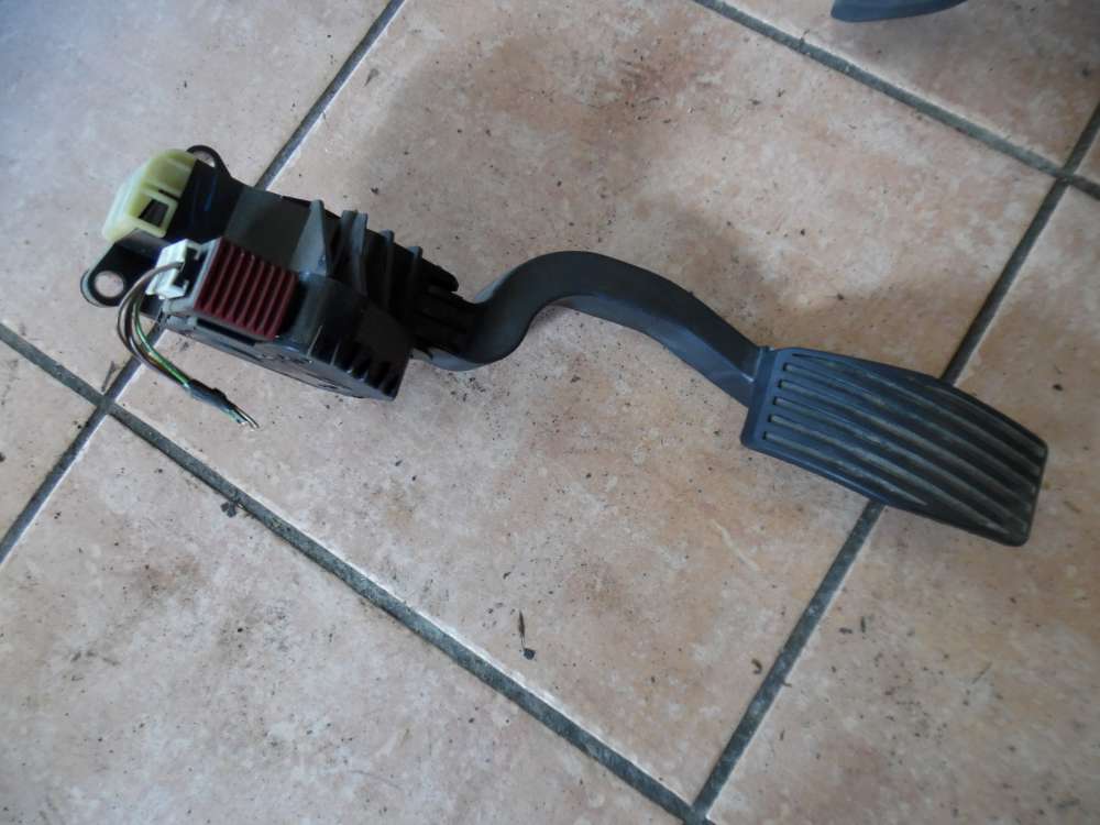 Opel Corsa D Gaspedal elektrisch 13305804
