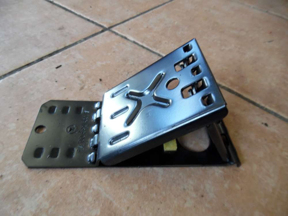 Mercedes A-Klasse W169 Unterliegkeil A1695830075