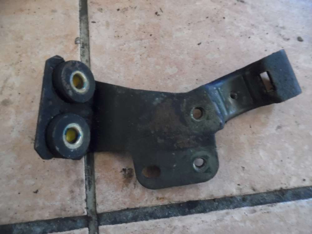 Nissan Almera Tino Halter
