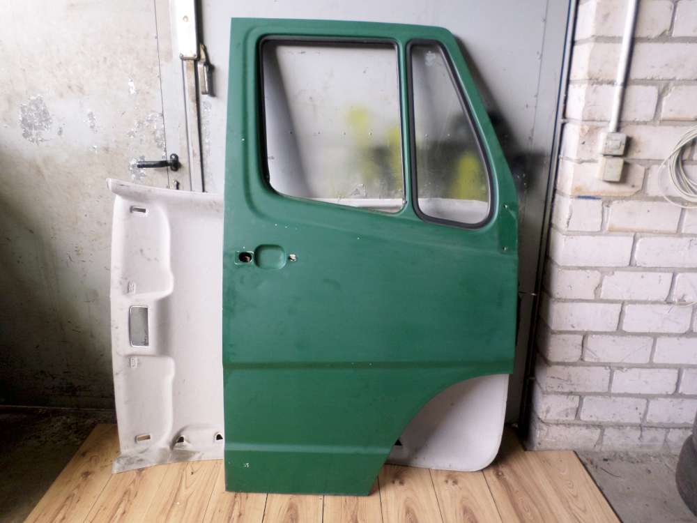 Mercedes-Benz Sprinter 208D VAN ab 1985 bis 1993 T?r Vorne Rechts Farbe: Gr?n