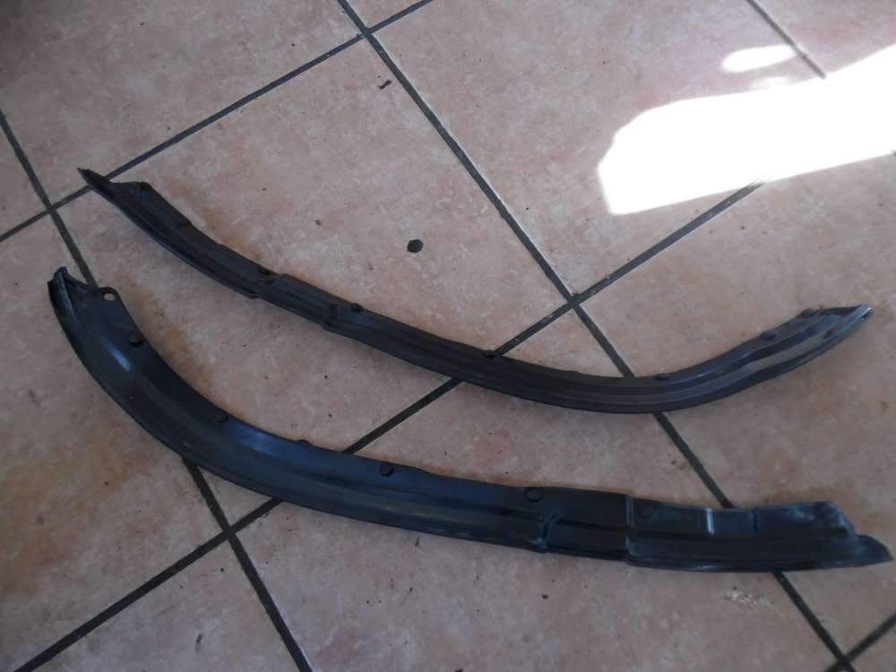 Mercedes C-Klasse W203 Dichtlippe Vorne Rechts / Links A2037271730- 1630