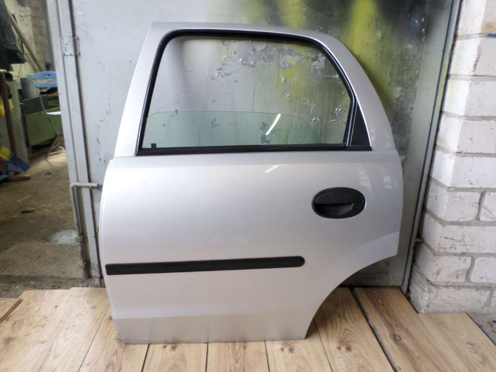 OPEL Corsa C Bj 2001 5-t?ren T?r Hinten Links Farbe: Silber