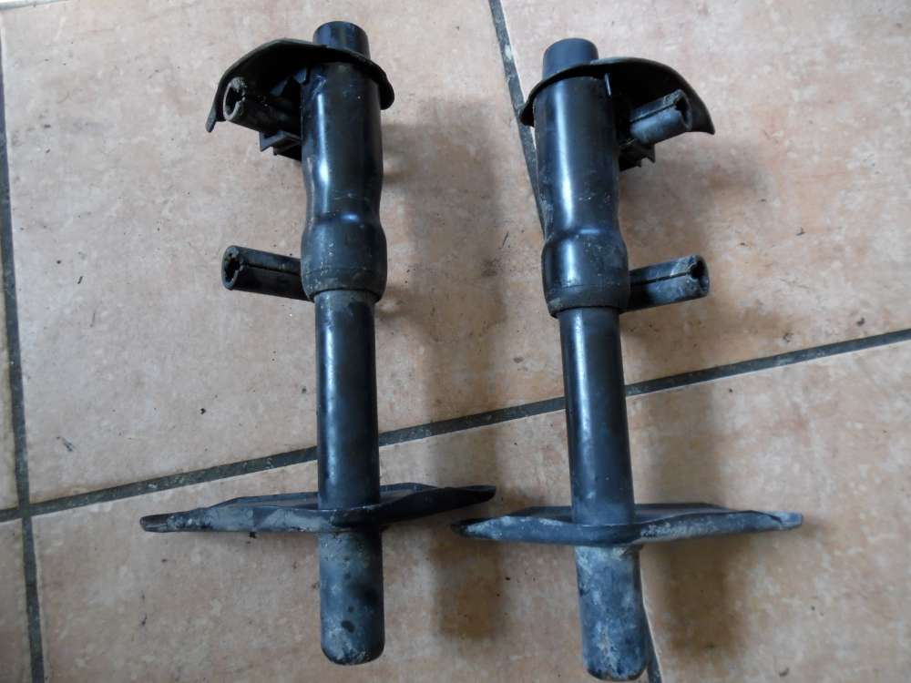 Audi A4 B5 Aufpralldämpfer Halter Hinten 8D0807331 8D0807332