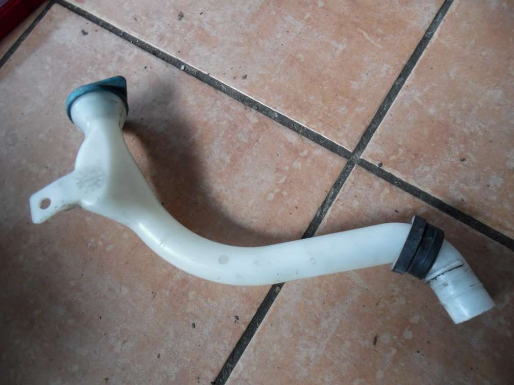 Nissan Neto E11 Scheibenwaschbeh?lterstutzen 001200