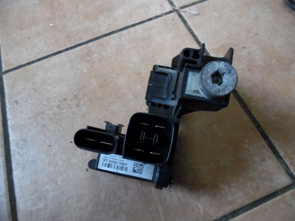 BMW 3 Gran Turismo F34 Fremdstartstützpunkt Verteiler 935615801