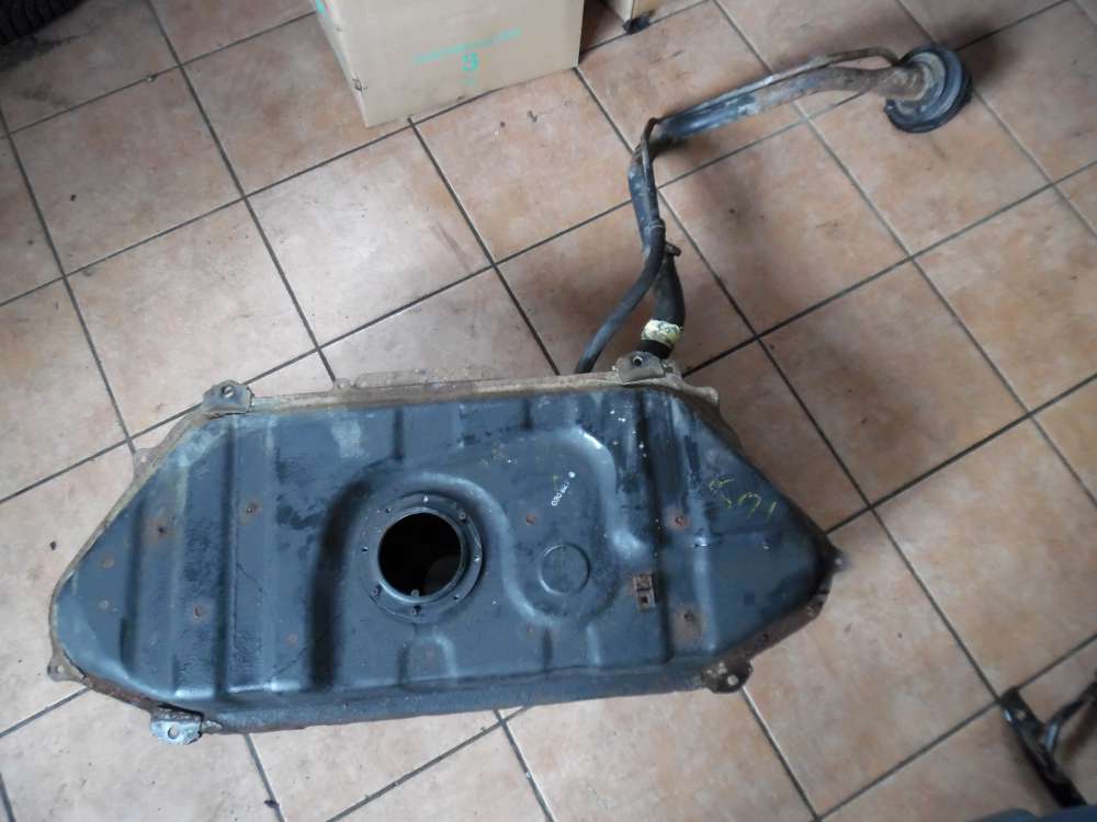 Toyota Yaris Verso P2 1,4d Kraftstoffbeh?lter mit Einf?llstutzen