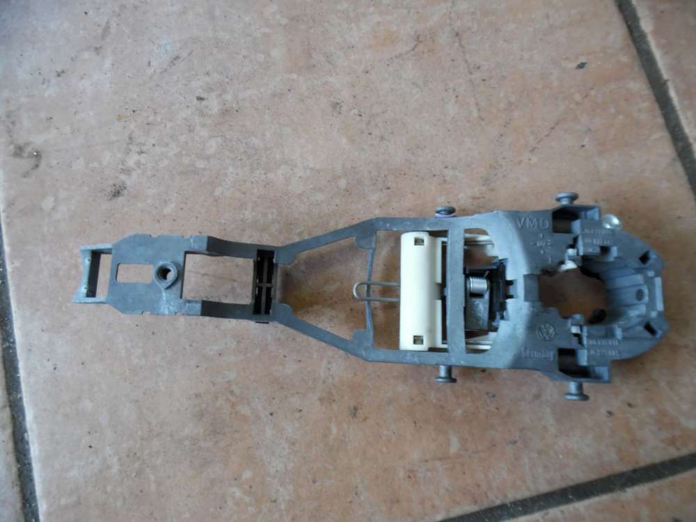 VW Golf V 1K Halter T?rgriff Vorne Links 1K0837886