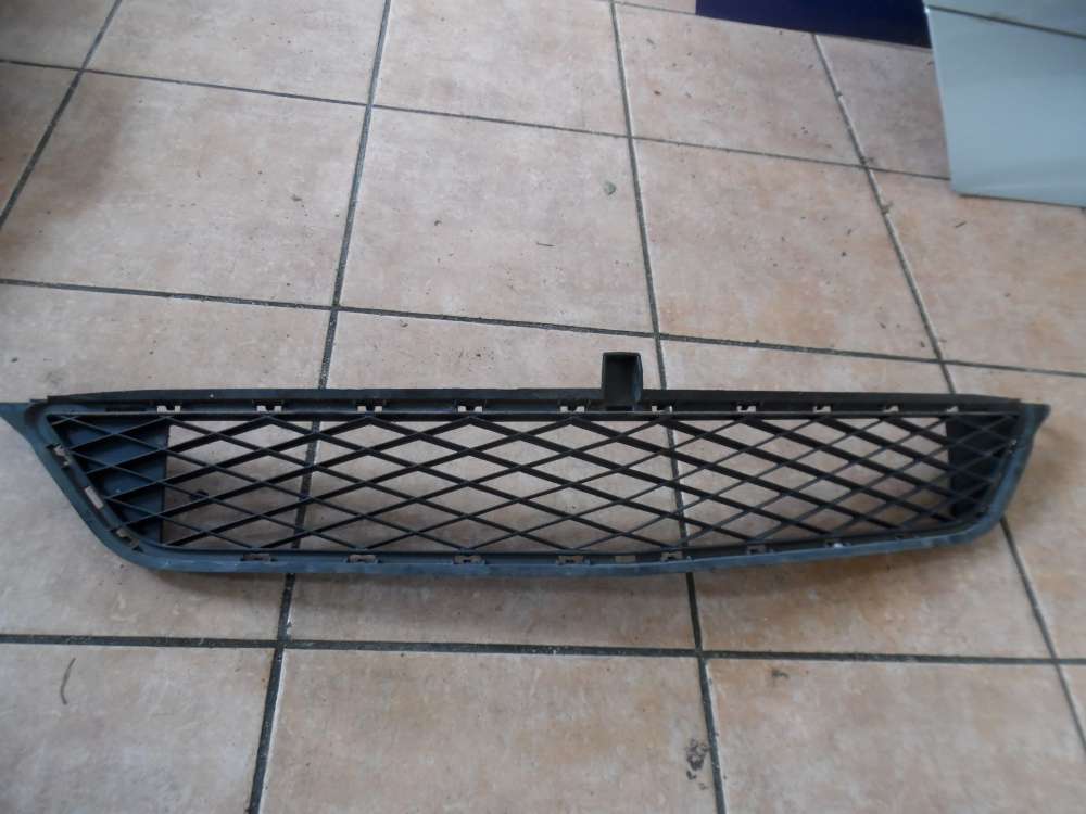 Mercedes B-Klasse W245 Grillabdeckung Sto?stange unten Vorne A1698851922
