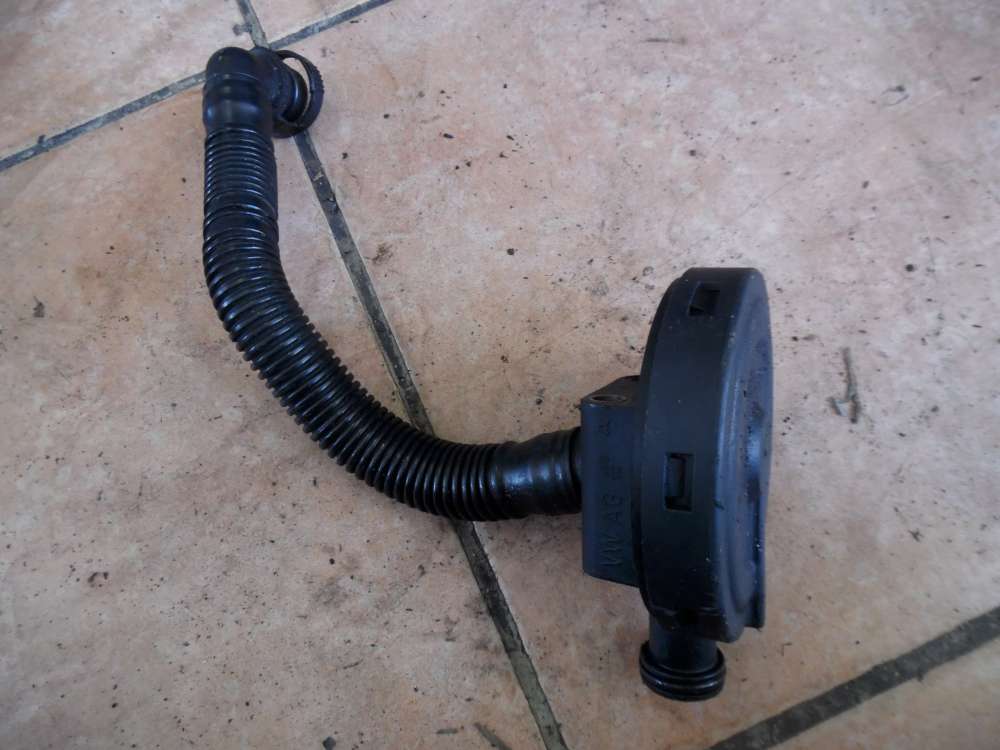 VW Golf V 1,4L Entlüftungsventil 03C103201D