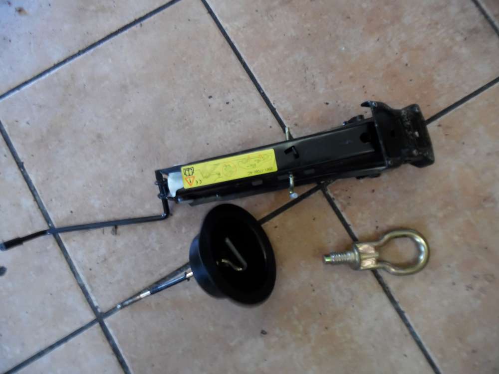 Ford Fiesta V Wagenheber Bordwerkzeug 2S6117080AC