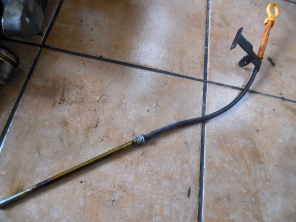 VW Golf IV 1,4L Ölmeßstab Stutzen 036115629