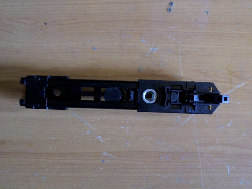 VW Touran 1T Gurtverstellung Höhenversteller Vorne 1T0857819