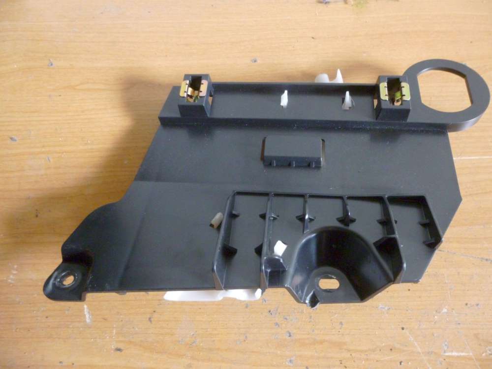 VW Touran Bj:2004 Befestigungswinkel Mittelarmlehne Rechts 1T1863144