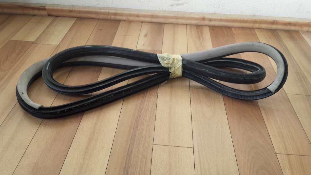 VW Passat 3B Bj.2000 T?rdichtung Hinten Rechts 3B9867368